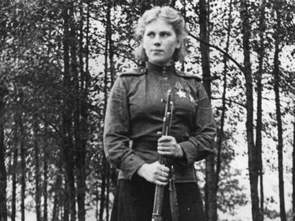 Запознайте се с историята на най-смелата снайперистка на СССР