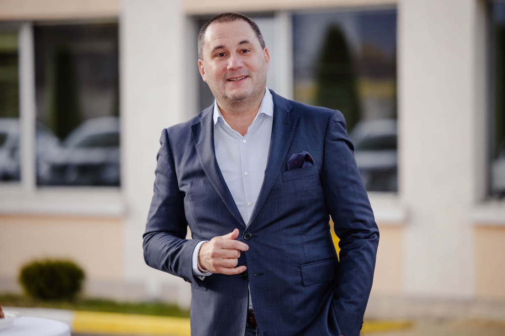Един лаптоп срещу цяла корпорация
