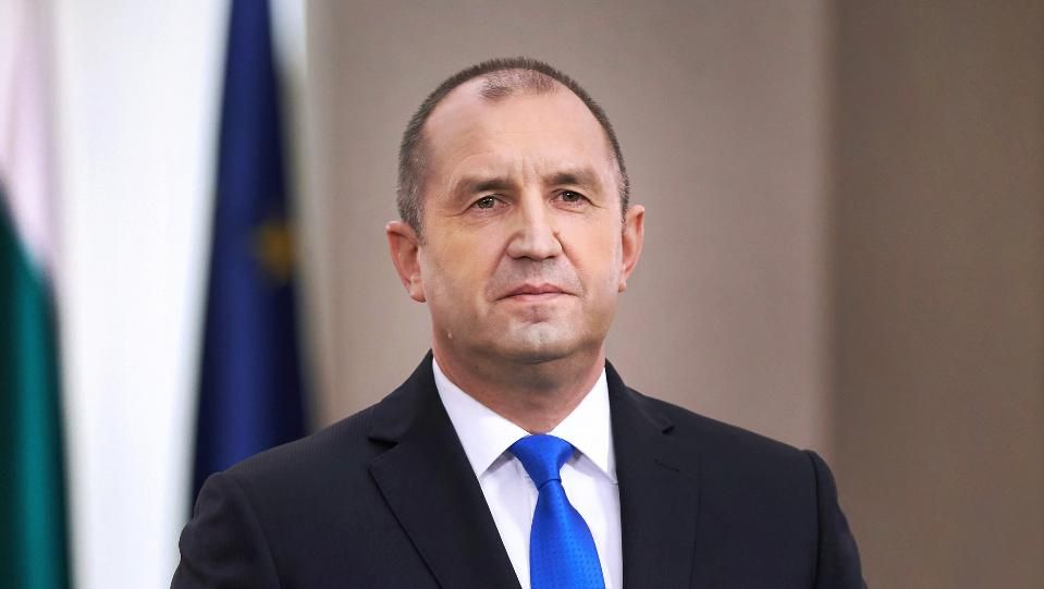Президентът разпусна парламента