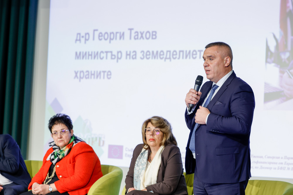 Насочват 1 млрд. лева за инвестиции към общините през декември
