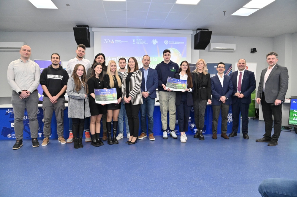 Sensata Technologies и Curtis / Balkan са победители в AmCham Bulgaria Hackathon 