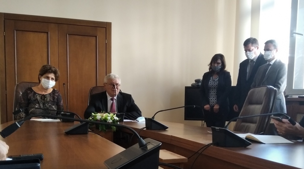 От втори опит правителството изтегли изгоден заем*