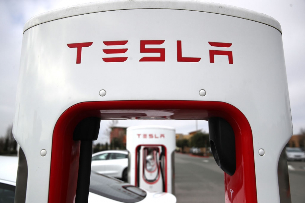 Tesla одобрена за автомобилен производител в Китай