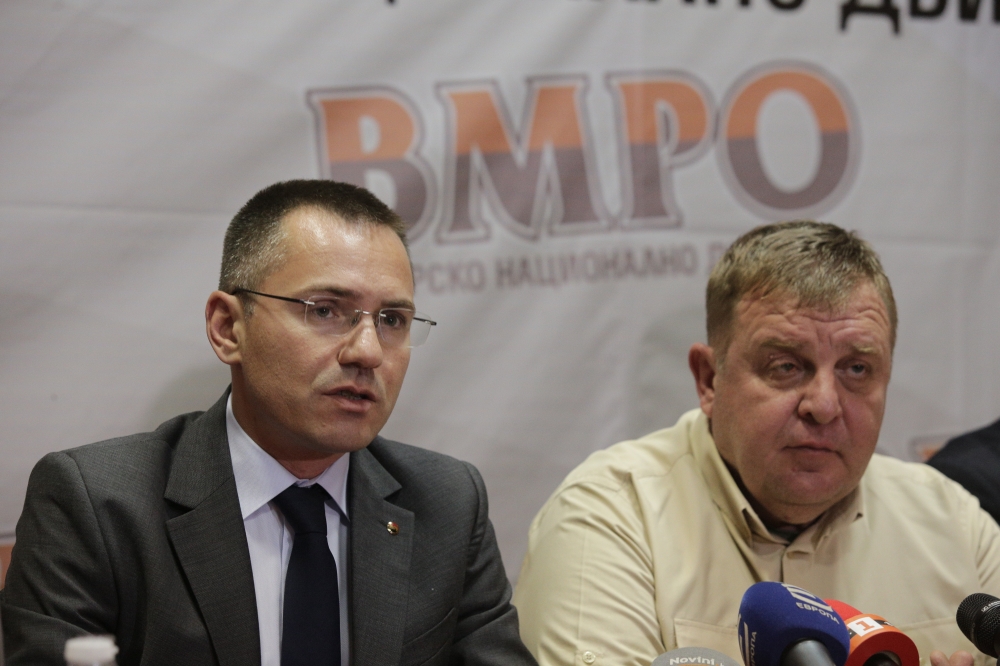 Клатушкане в малката коалиция
