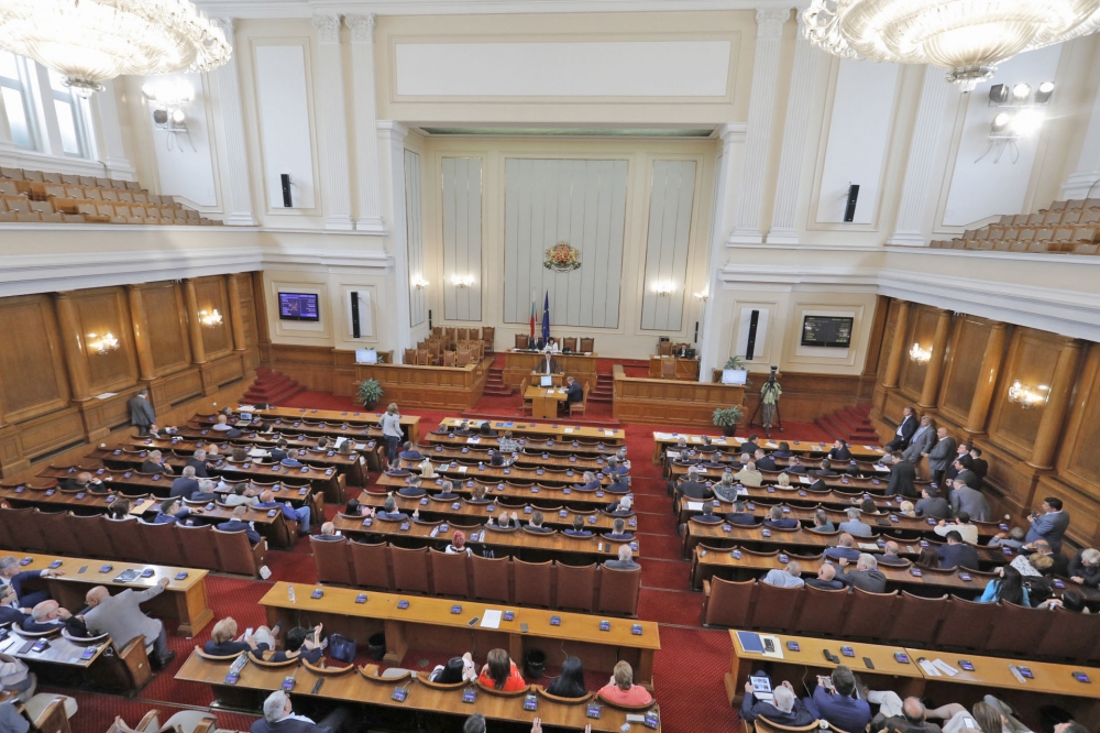 По-малко и главно за чуждите