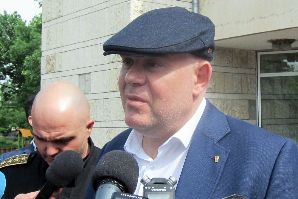 Президентът Радев освободи Гешев като главен прокурор