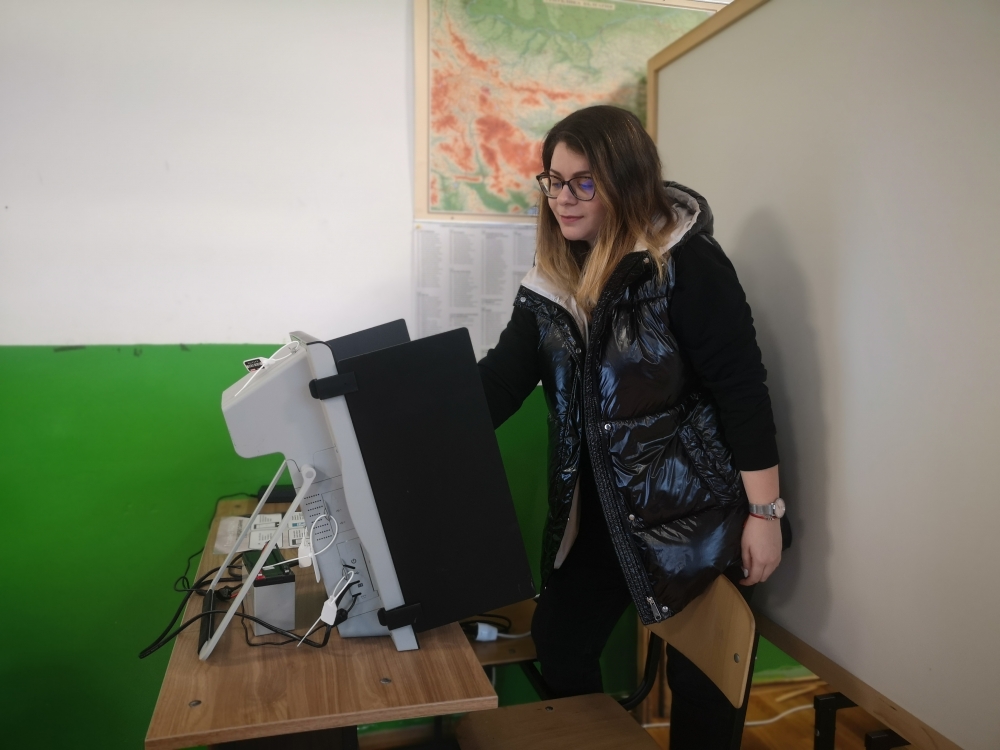 Изборният ден започна нормално