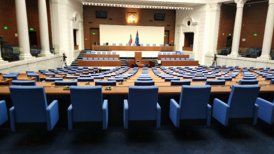14 кандидати се отказаха от място в парламента