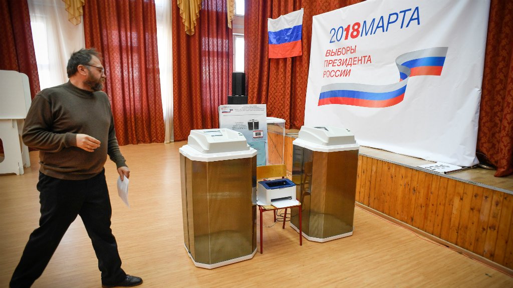 Русия гласува на годишнината от анексията на Крим