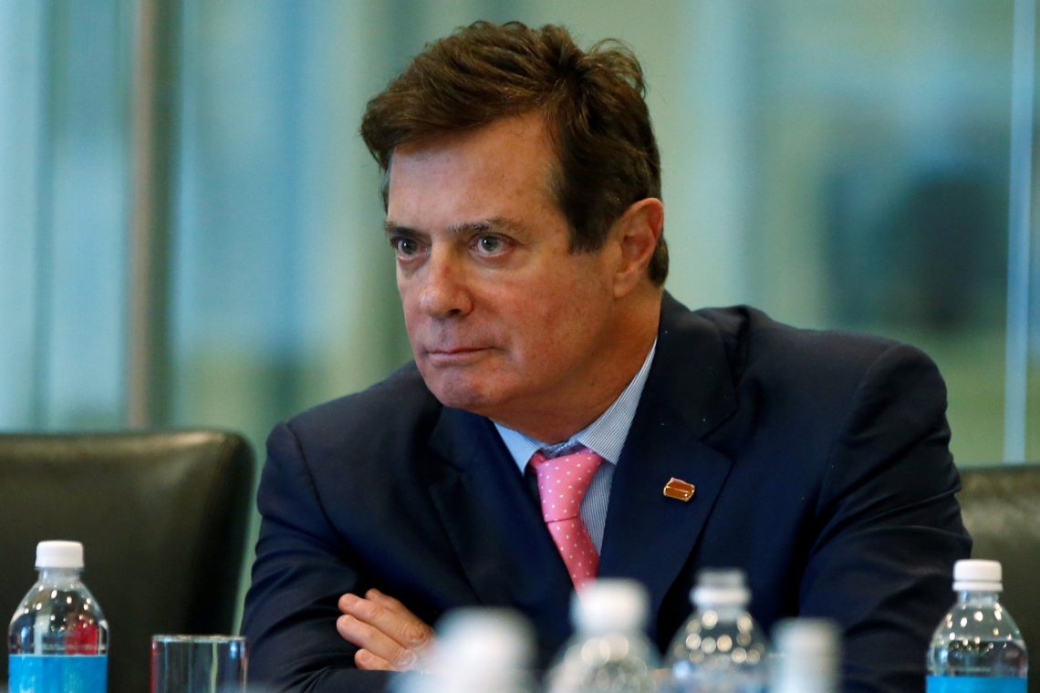 Пол Манафорт имал 30 банкови сметки в чужбина