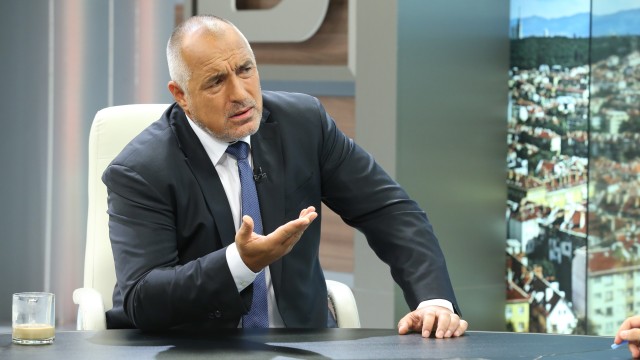 Манолова спазарявала роми да топят ГЕРБ