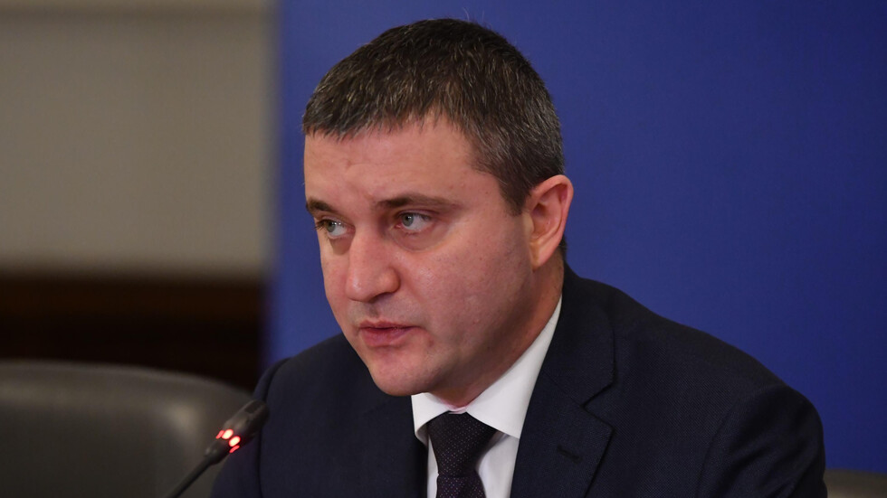 НАП проверява Владислав Горанов с какви пари купува офиси за 753 000 лв.