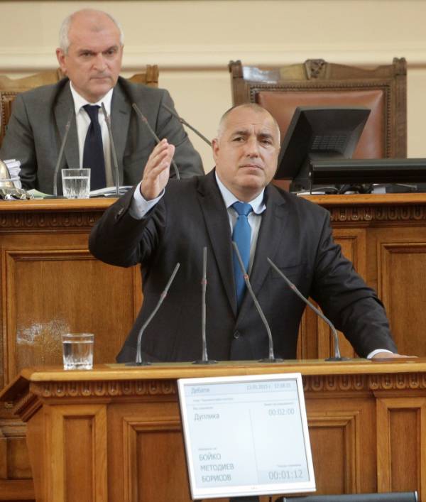 Шефката на ОИК - София подава оставка по искане на Бойко Борисов