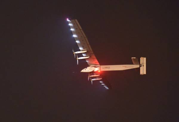Самолетът ”Слънчев импулс-2” започна най-трудния си преход