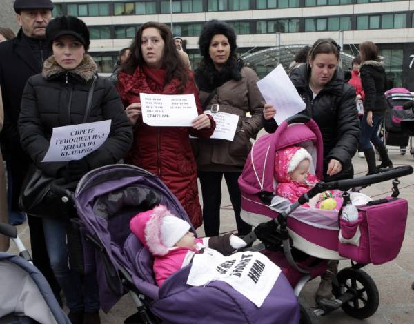 Основателни ли са исканията на родителите за по-високи майчински?