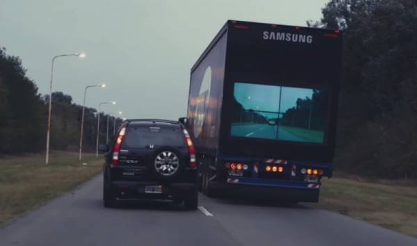 Безопасно изпреварване на пътя? Вижте новия камион на Samsung (Видео)