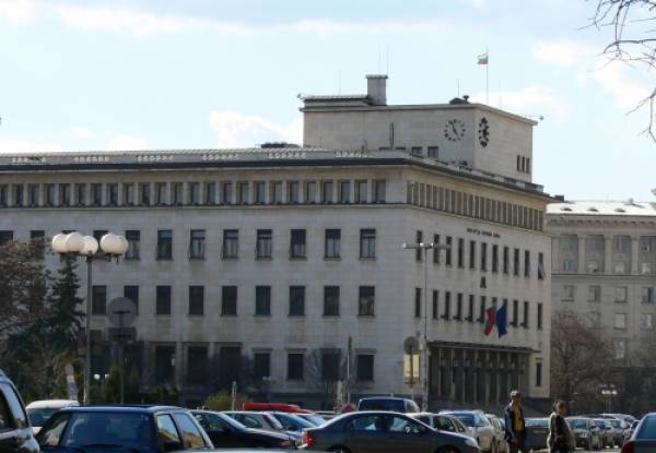 БНБ към акционерите на КТБ: Държавна помощ могат да искат само от финансовото министерство