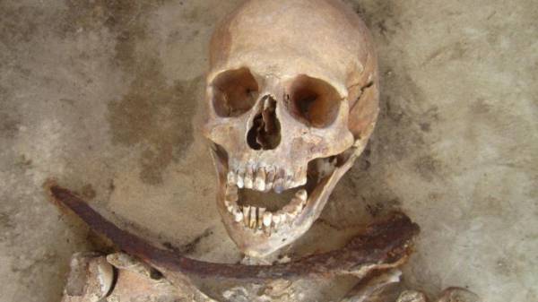 В Полша откриха гробове на ”вампири” със сърпове на шиите