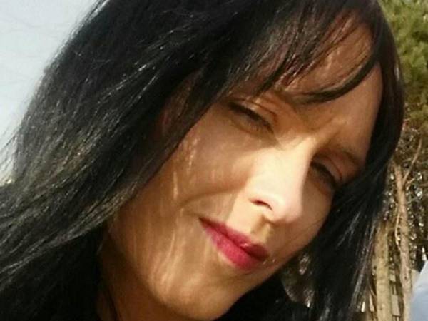 Жена успя да се измъкне от гроба, след като била закопана жива от годеника си