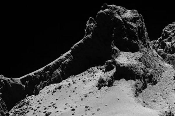 Сондата Rosetta откри високи хълмове на кометата Чурюмов-Герасименко