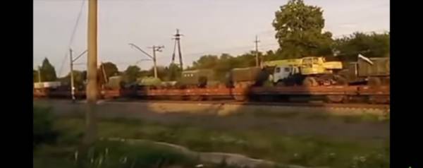 Руска телевизия: Киев масово прехвърля военна техника към Донбас [видео]