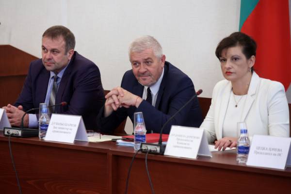 С пръстови отпечатъци ще може да се купуват и лекарства за роднини