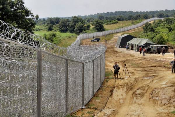 Оградата по границата с Турция готова до края на годината