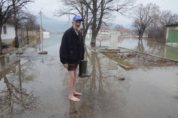 Нивото на Тунджа в Елхово се задържа високо, в Ямбол продължава да спада