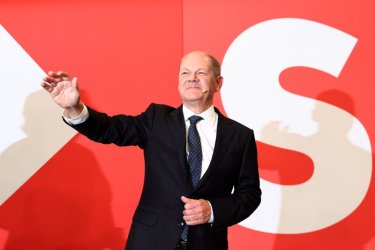 Шолц: Германия трябва да остане стабилна въпреки преговорите за властта