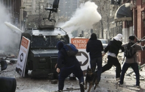 Чилийският президент обяви извънредно положение в столицата
