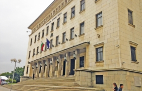 Кредитите за фирмите се увеличиха с почти 18% за година