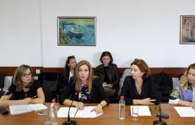 Властта си изми ръцете с шефа на БНР