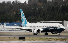 Boeing емитира дълг за да покрие разходи около 737 Max