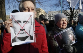 Хиляди руснаци шестваха в памет на Борис Немцов