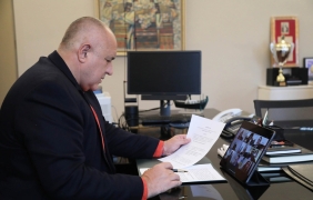 В капана на собствения популизъм