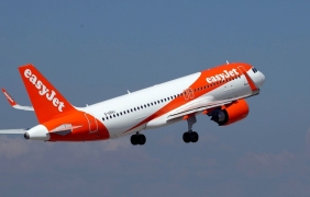 ЕasyJet ще пътува с празни средни седалки