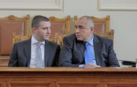 Дългово прострелване в крака