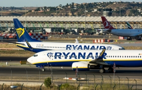 Ryanair съкращава до 3000 служители