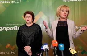 Дончева не отива при Нинова, остава с Манолова