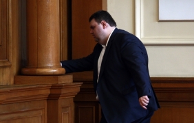 ДПС остава солидарно с Пеевски, Божков благодари на САЩ