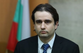 Министър Божанов: Тече дезинформационна кампания за създаване на паника за горива