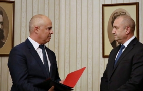 Предизвестеният провал на третия мандат и вината на Радев