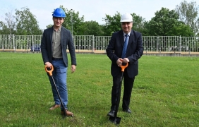 УНСС стартира изграждането на фотоволтаичен парк