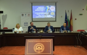 Административният капацитет на държавната администрация спада