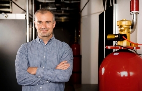 Equinix и Alice & Bob ще помогнат на компаниите в България да правят квантови изчисления
