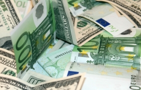 Американските компании разменят доларов дълг в евро, за да намалят разходите за финансиране