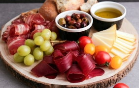60 дни за една луканка: тайната зад вкуса, който българите носят в куфарите си