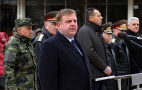 Каракачанов: Започваме модернизация на танковете Т-72