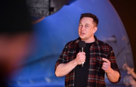 Илон Мъск съкращава 10% от персонала на SpaceX