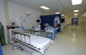 Болниците във Великобритания изписват пациенти посред нощ